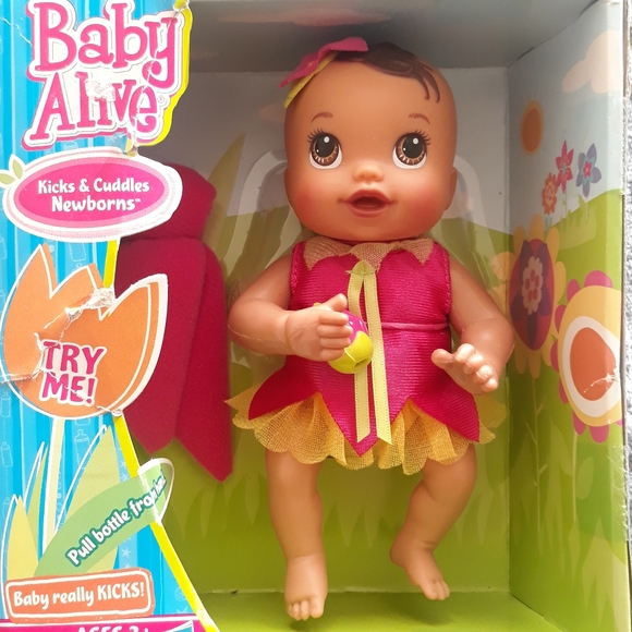 Baby Alive Kicks and Cuddles Newborn Doll - 6" Doll Bottle Does Not Retract - Picture 12 of 17